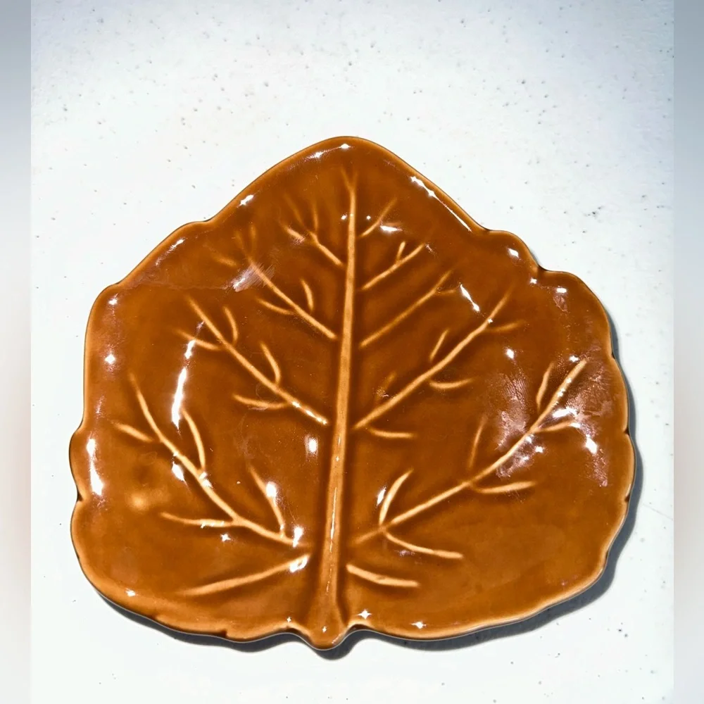 Barbara Eigen Crate & Barrel Leaf Shaped Appetizer Set of 4 Different Co…